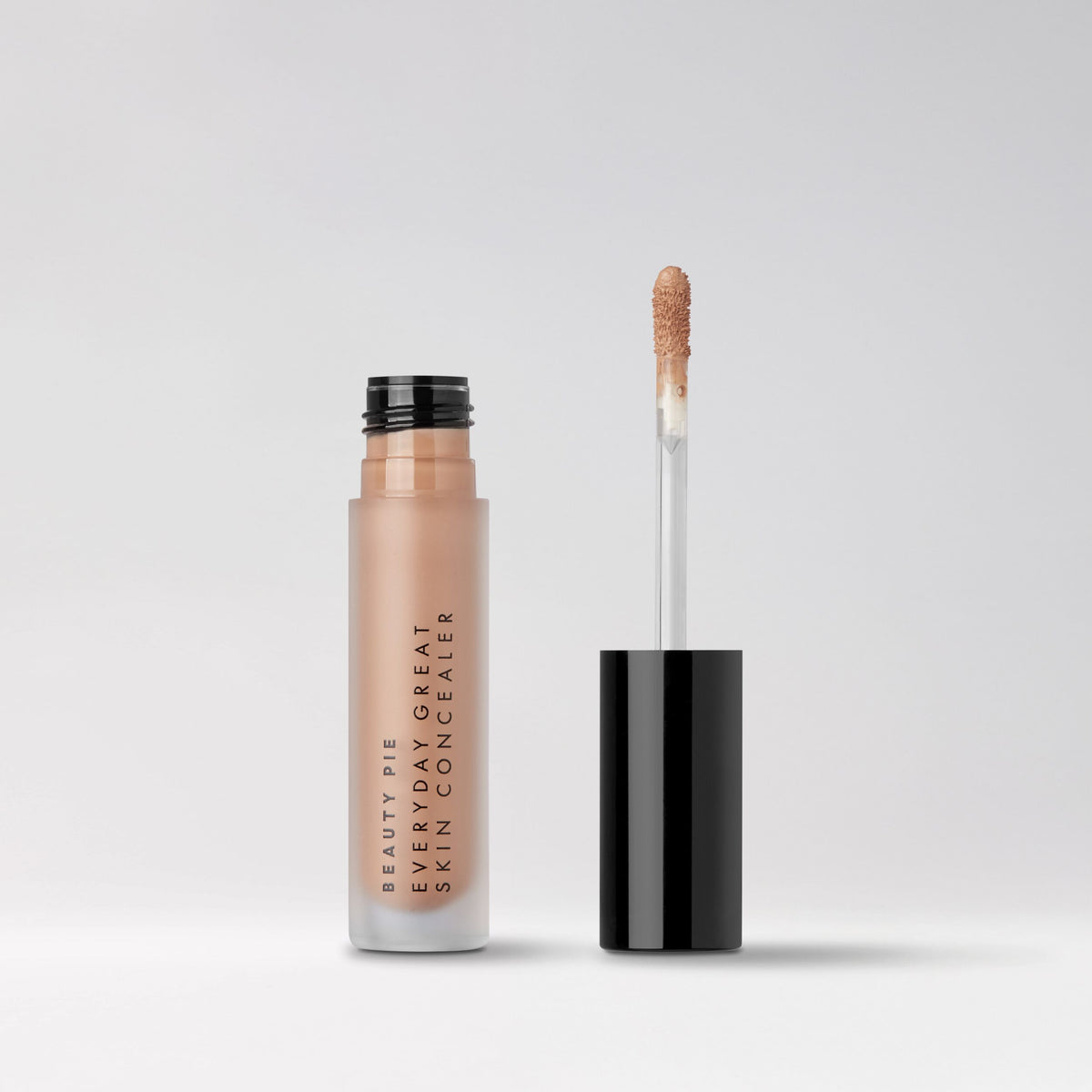 EVERYDAY_GREAT_SKIN_HYALURONIC_BLUR_CONCEALER_CARAMEL_190231_PDP_ECOM_1X1_PACKSHOT_2025_WEB