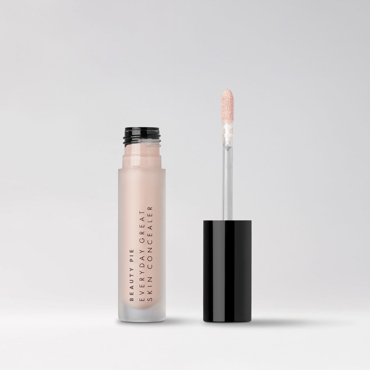 EVERYDAY_GREAT_SKIN_HYALURONIC_BLUR_CONCEALER_IVORY_190163_PDP_ECOM_1X1_PACKSHOT_2025_WEB