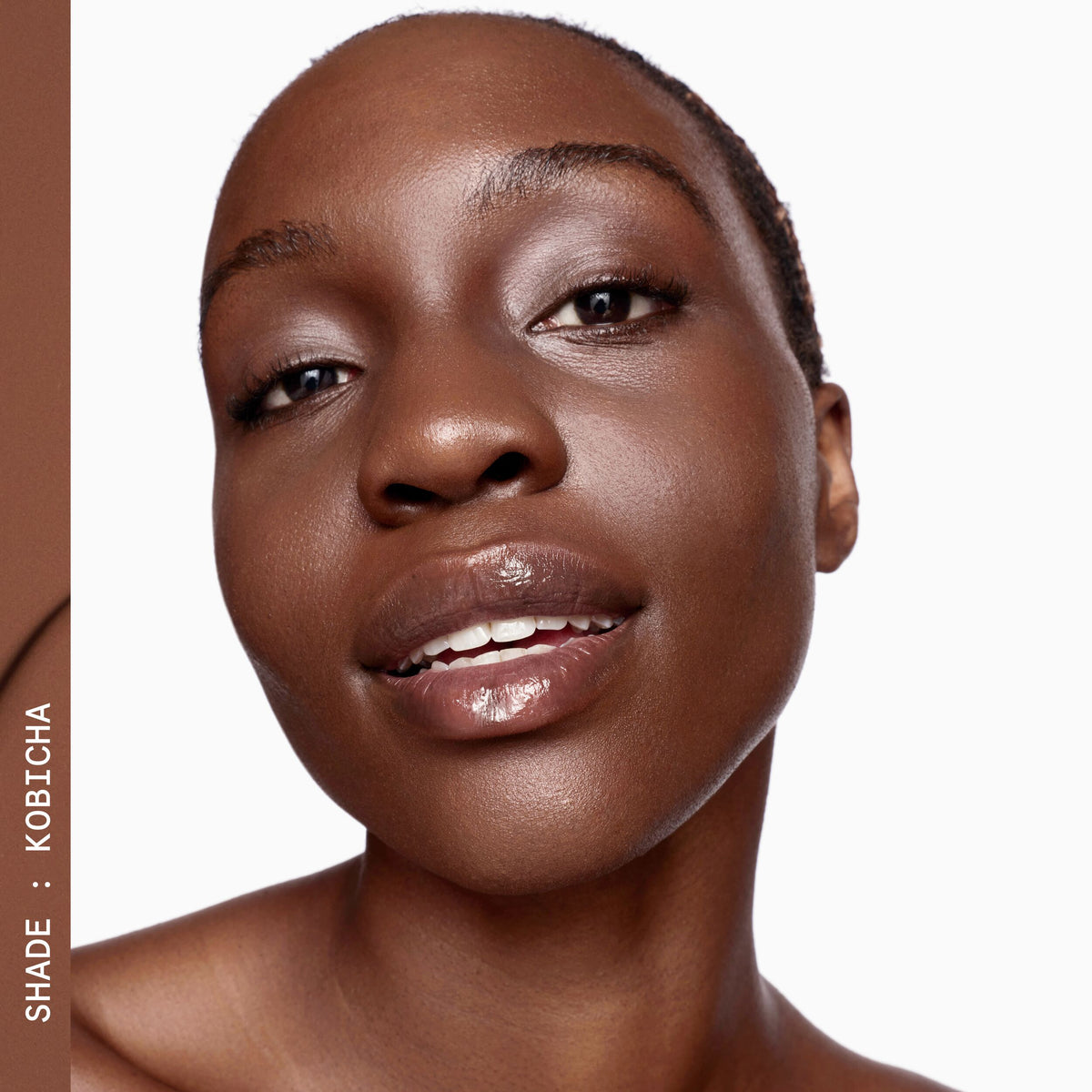 EVERYDAY_GREAT_SKIN_HYALURONIC_BLUR_CONCEALER_NUTMEG_191702_PDP_ECOM_1X1_MODEL_118_2025_WEB