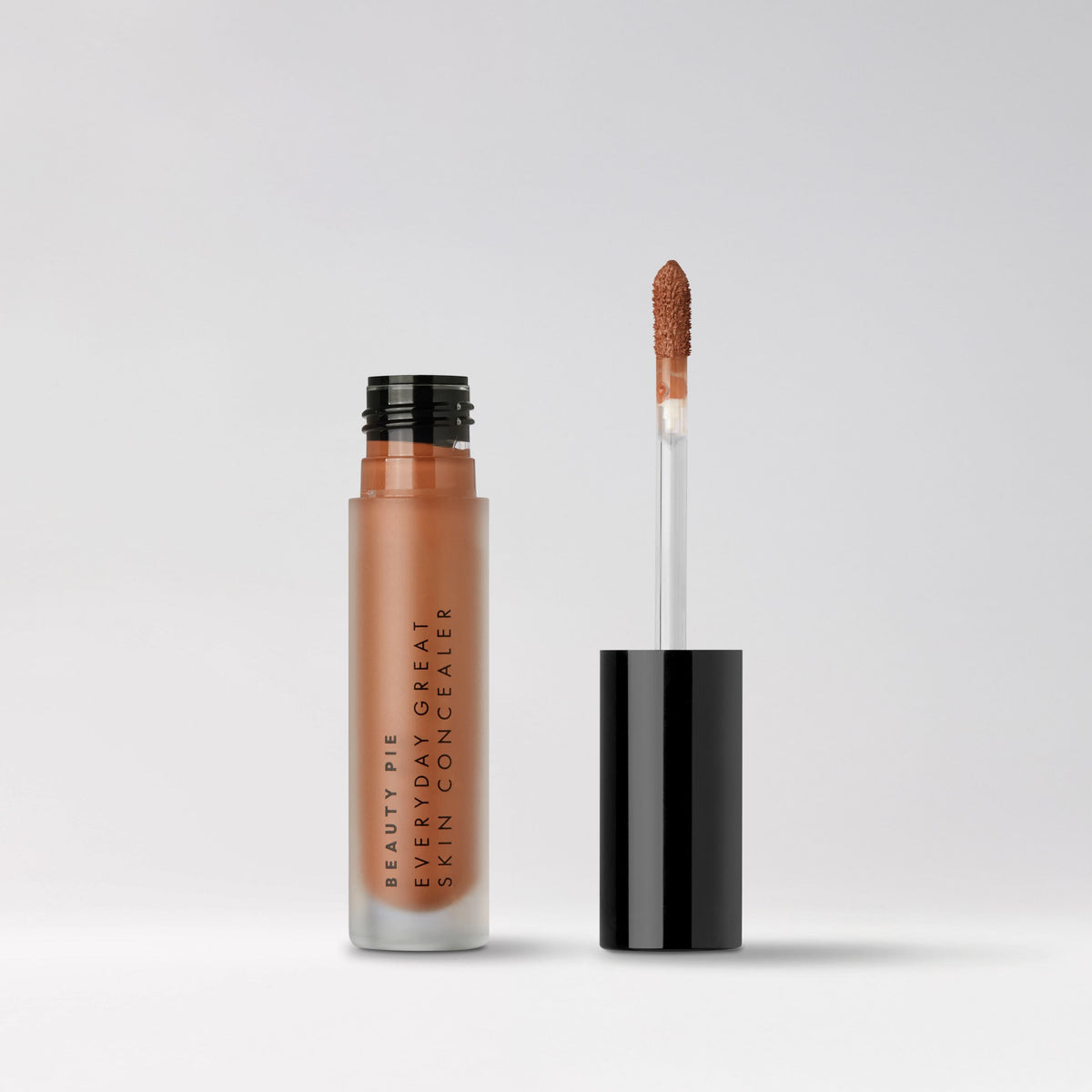 EVERYDAY_GREAT_SKIN_HYALURONIC_BLUR_CONCEALER_NUTMEG_191702_PDP_ECOM_1X1_PACKSHOT_2025_WEB