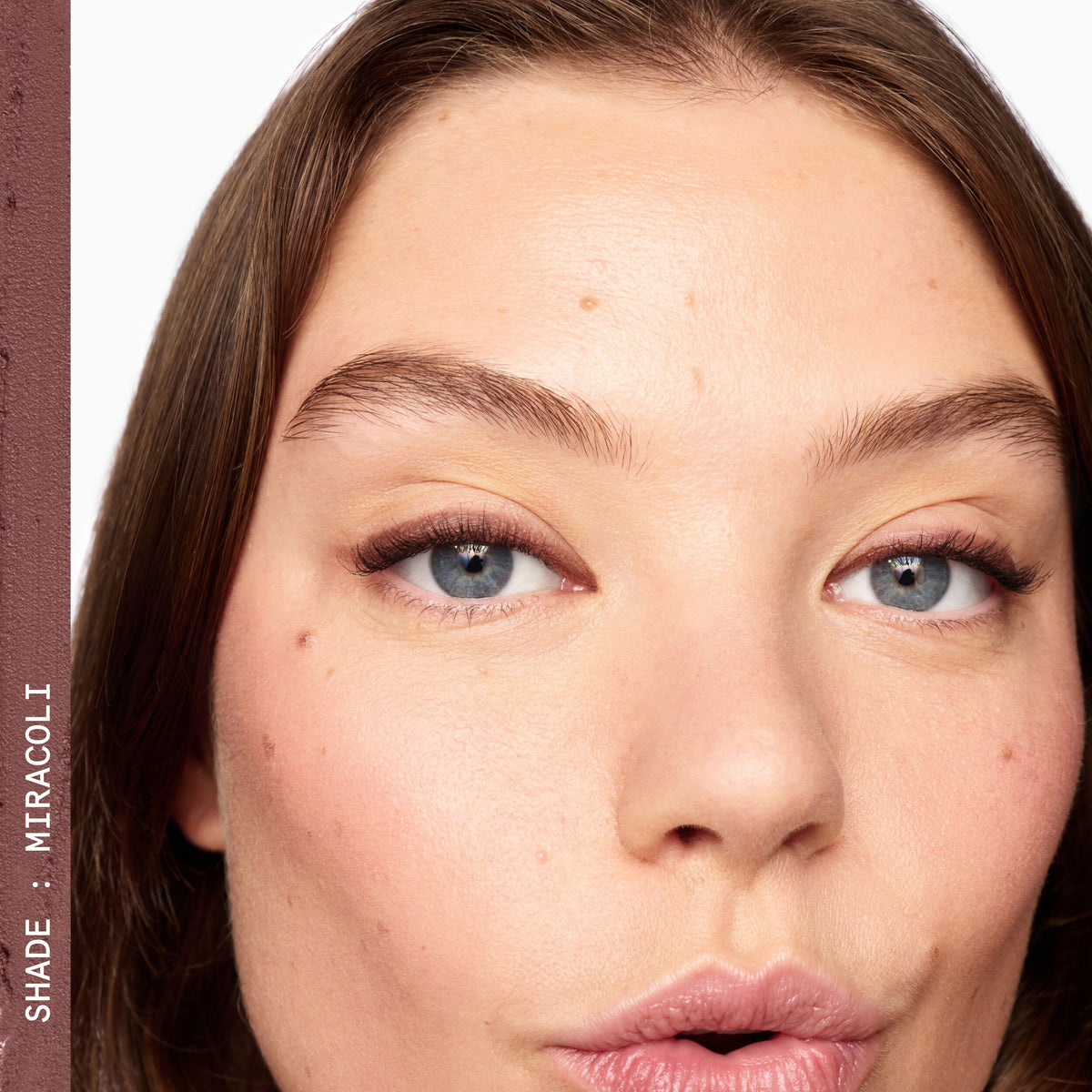 WONDERCOLOUR-SHADOW-STICK_MIRACOLI_PDP_MODEL1_WEB