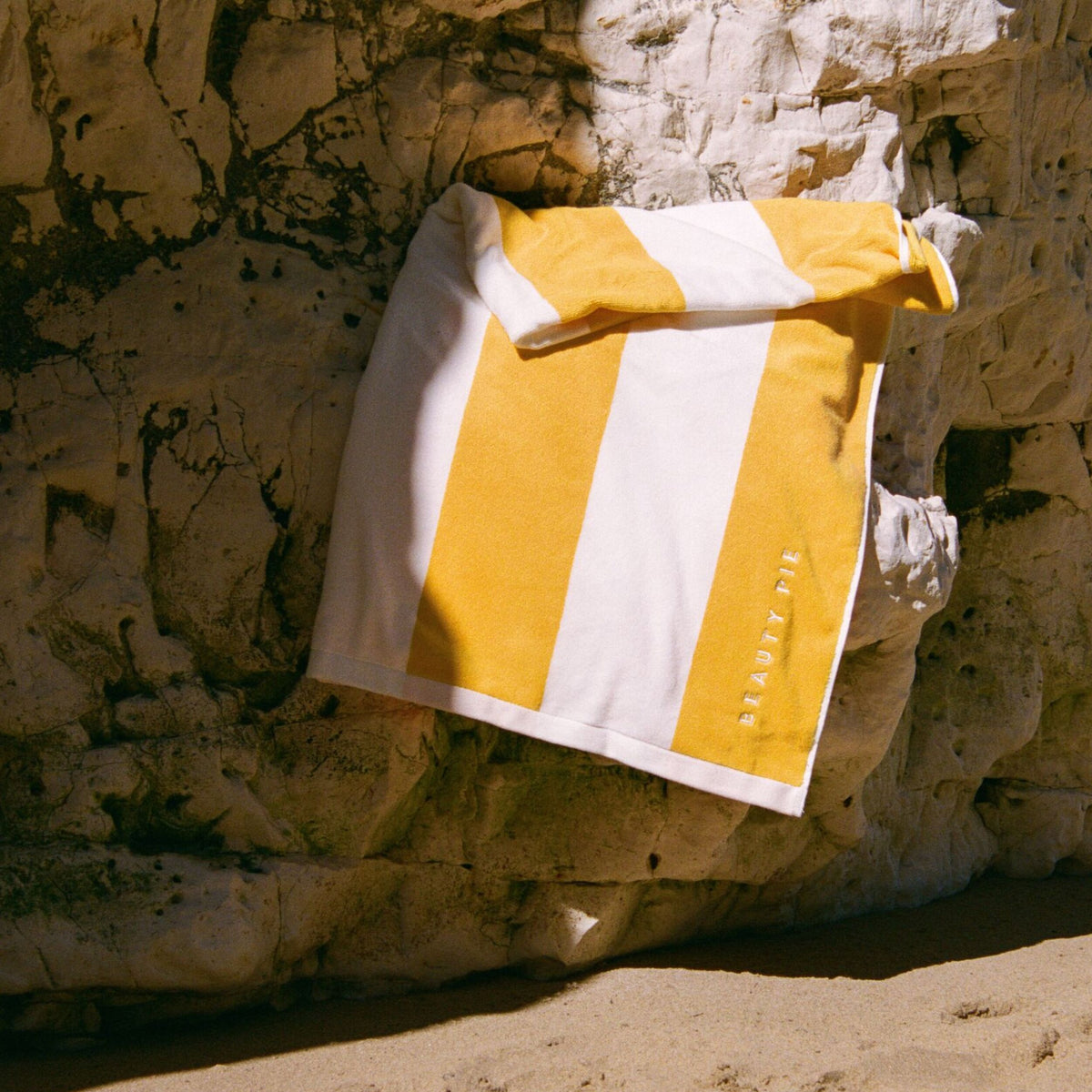 YELLOW_WHITE_STRIPED_TOWEL_2025_PPD_WEB